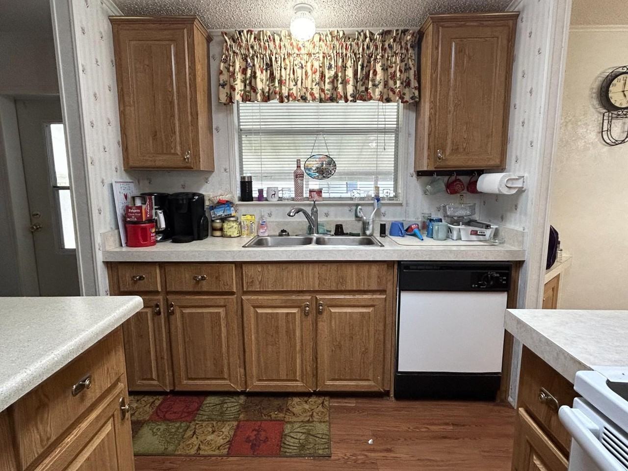 98 Rosalie Oaks Blvd - Photo 3 of 20