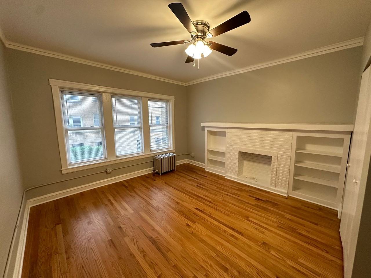 4902 N Saint Louis Ave #1E - Photo 3 of 9