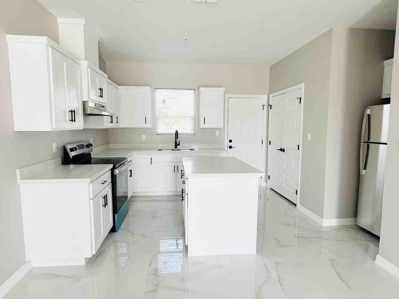 1300 Hummingbird Ct #16 - Photo 6 of 8