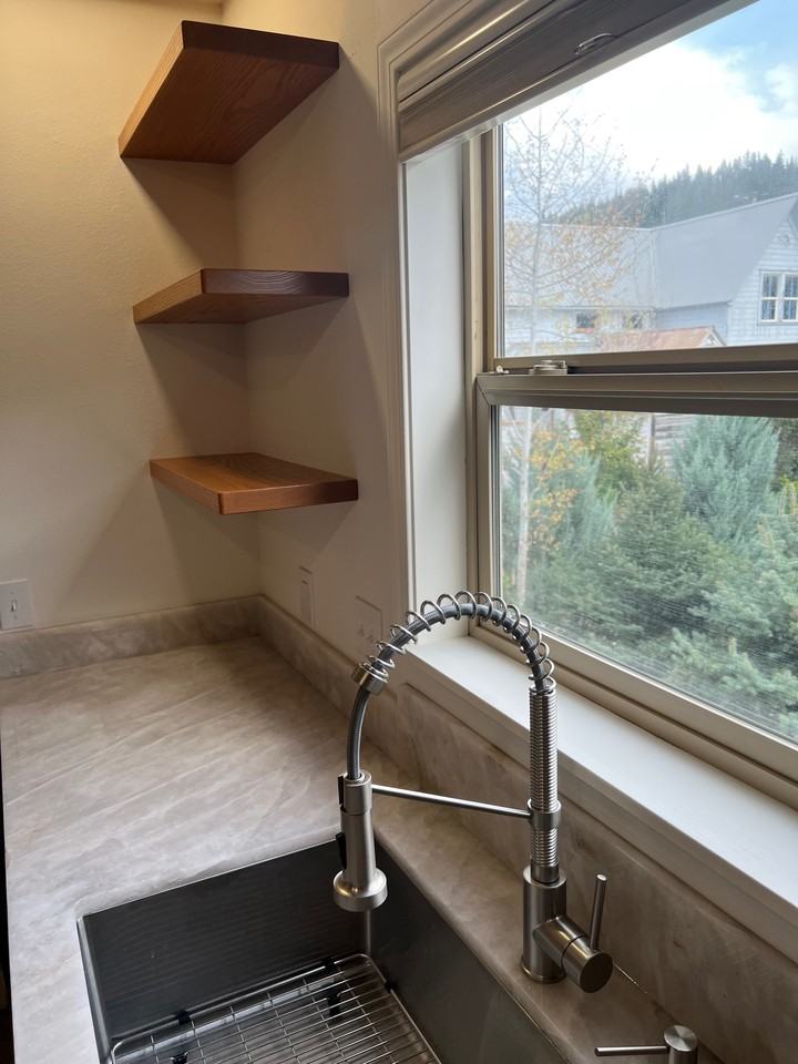 379 Jackson St - Photo 4 of 10