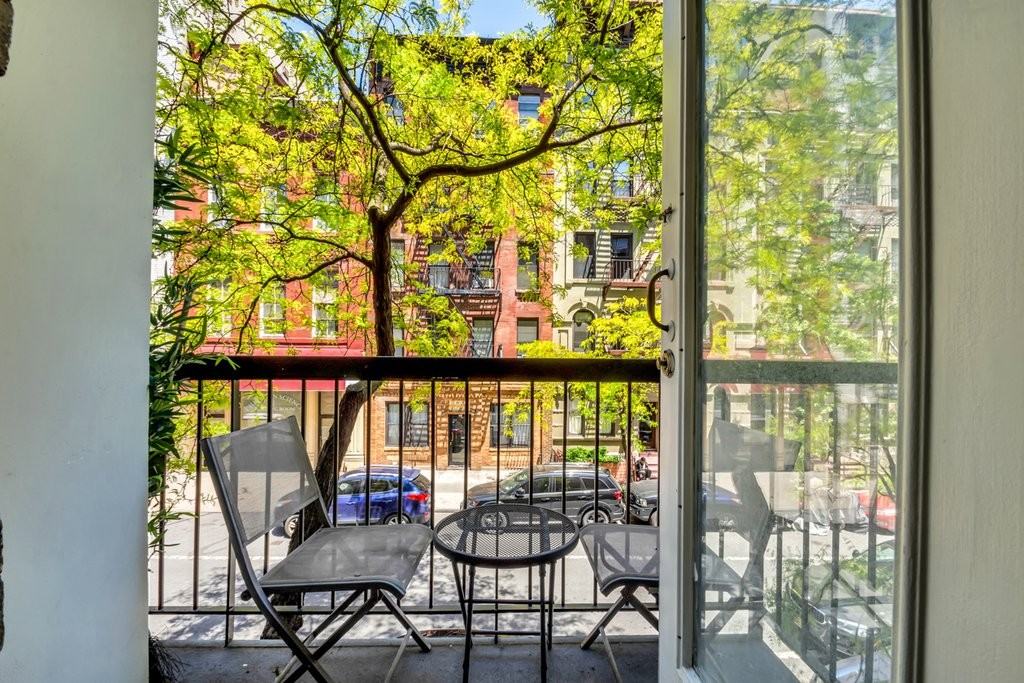 E 25th St #3D - Photo 3 of 9