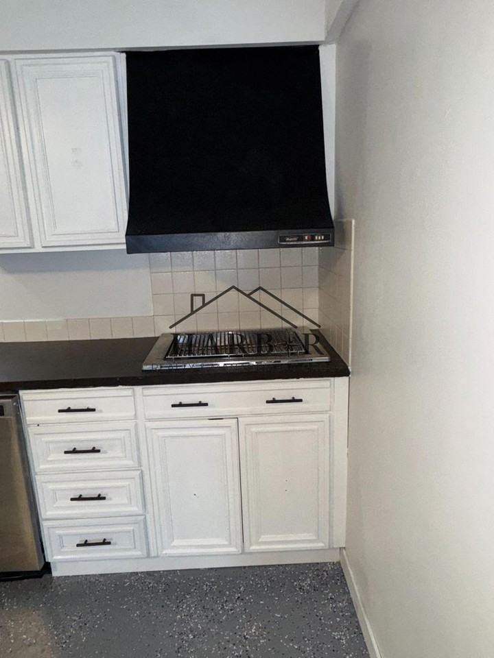 823 Doran Dr - Photo 3 of 9