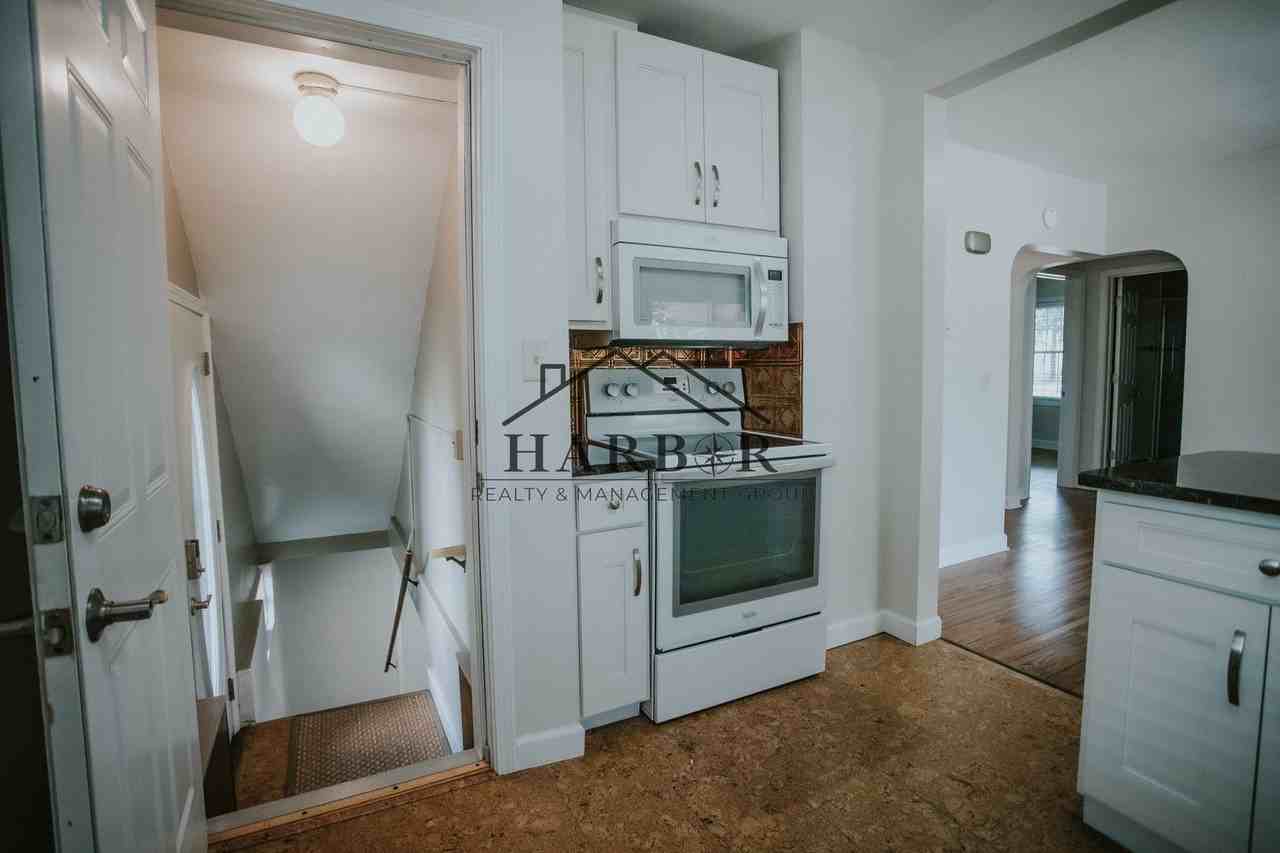 608 6th Ave Sw - Photo 2 of 17