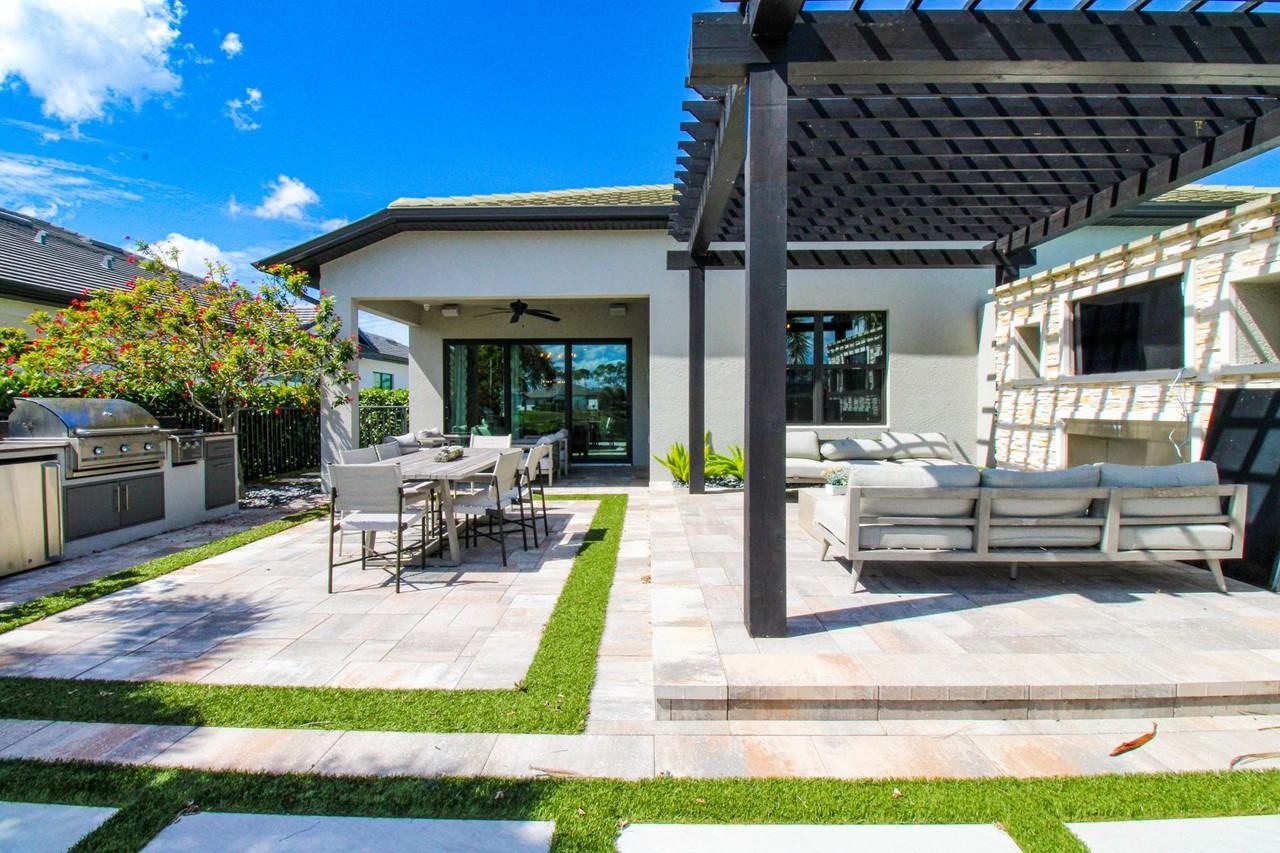 14723 Kingfisher Loop - Photo 6 of 40