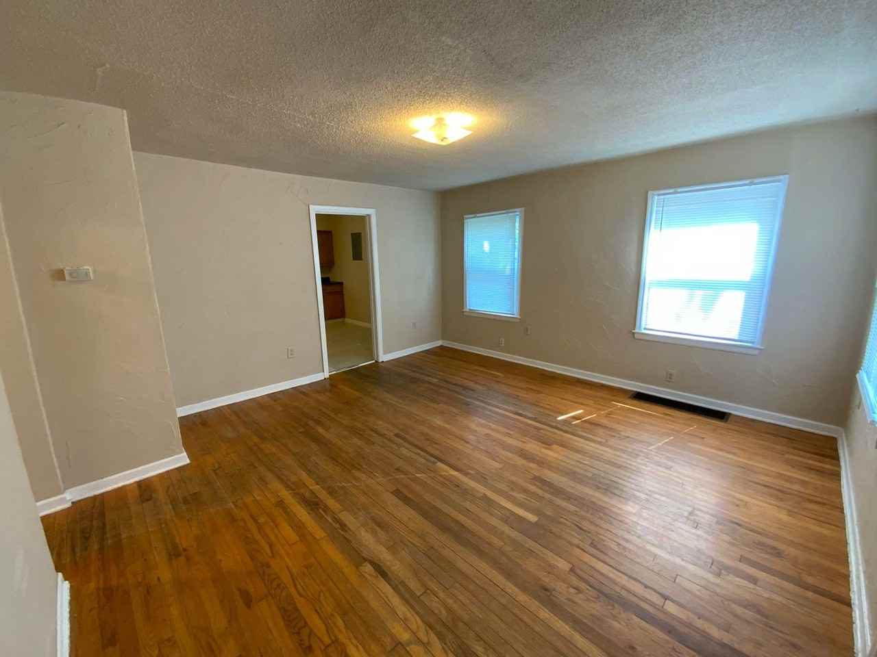 1102 N Garth Ave - Photo 3 of 16