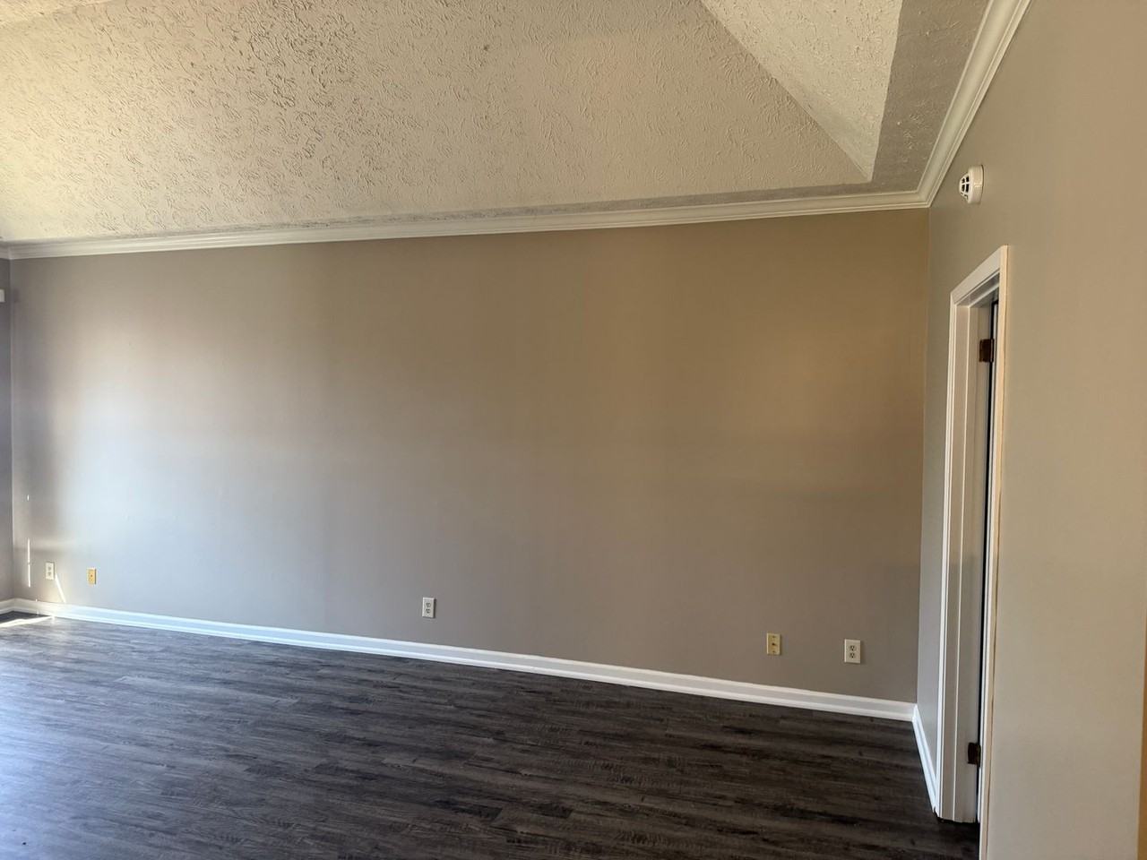 1944 Woodrun Dr - Photo 6 of 38