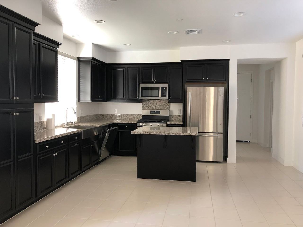 1632 Wild Oat Way - Photo 3 of 7