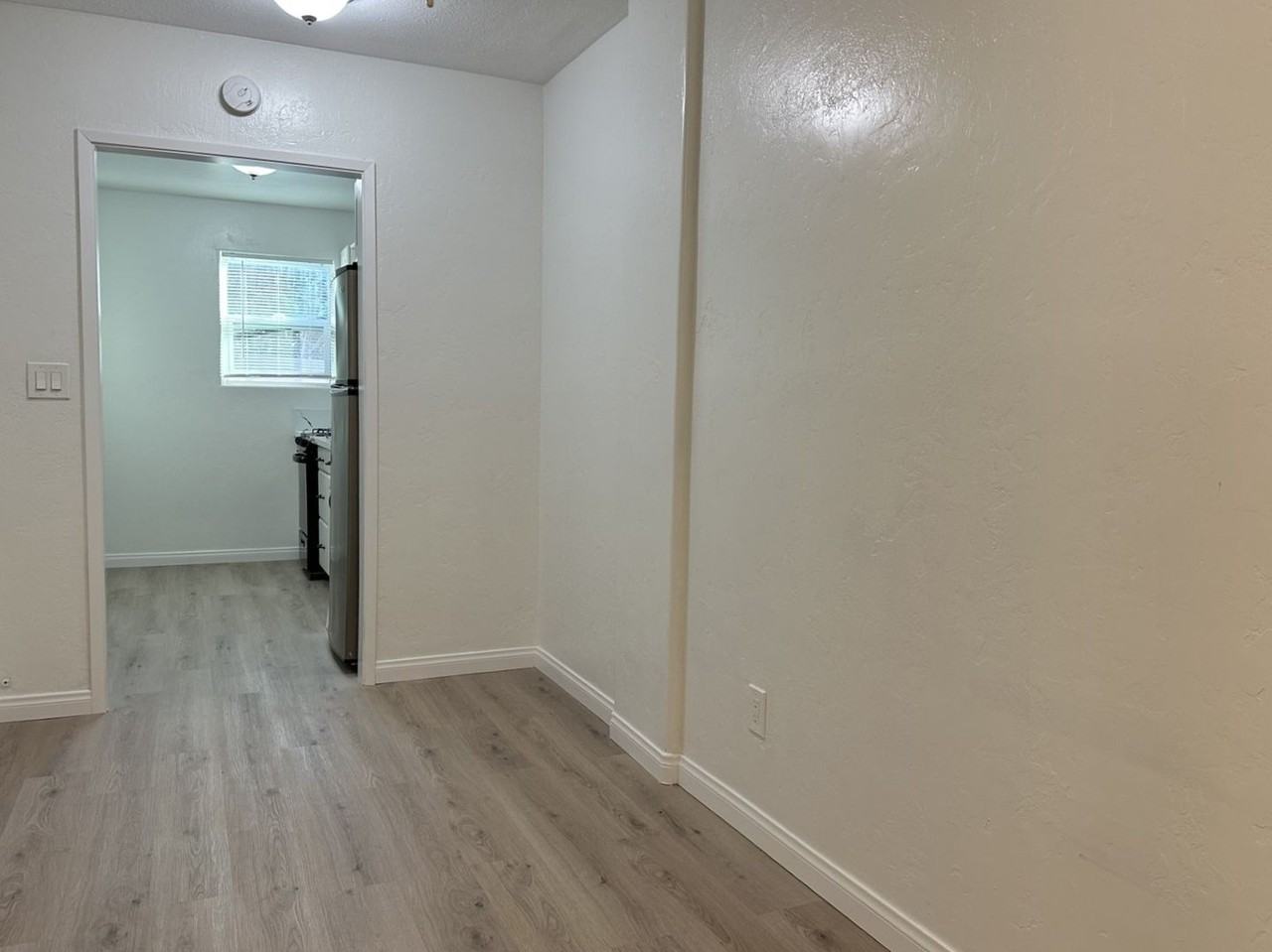 4460 4460 Mississippi Street - 10 - Studio - Photo 3 of 8