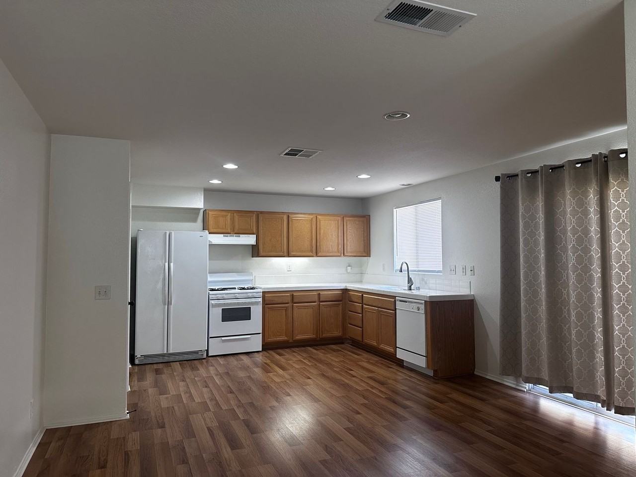 134 Palermo Dr - Photo 2 of 10