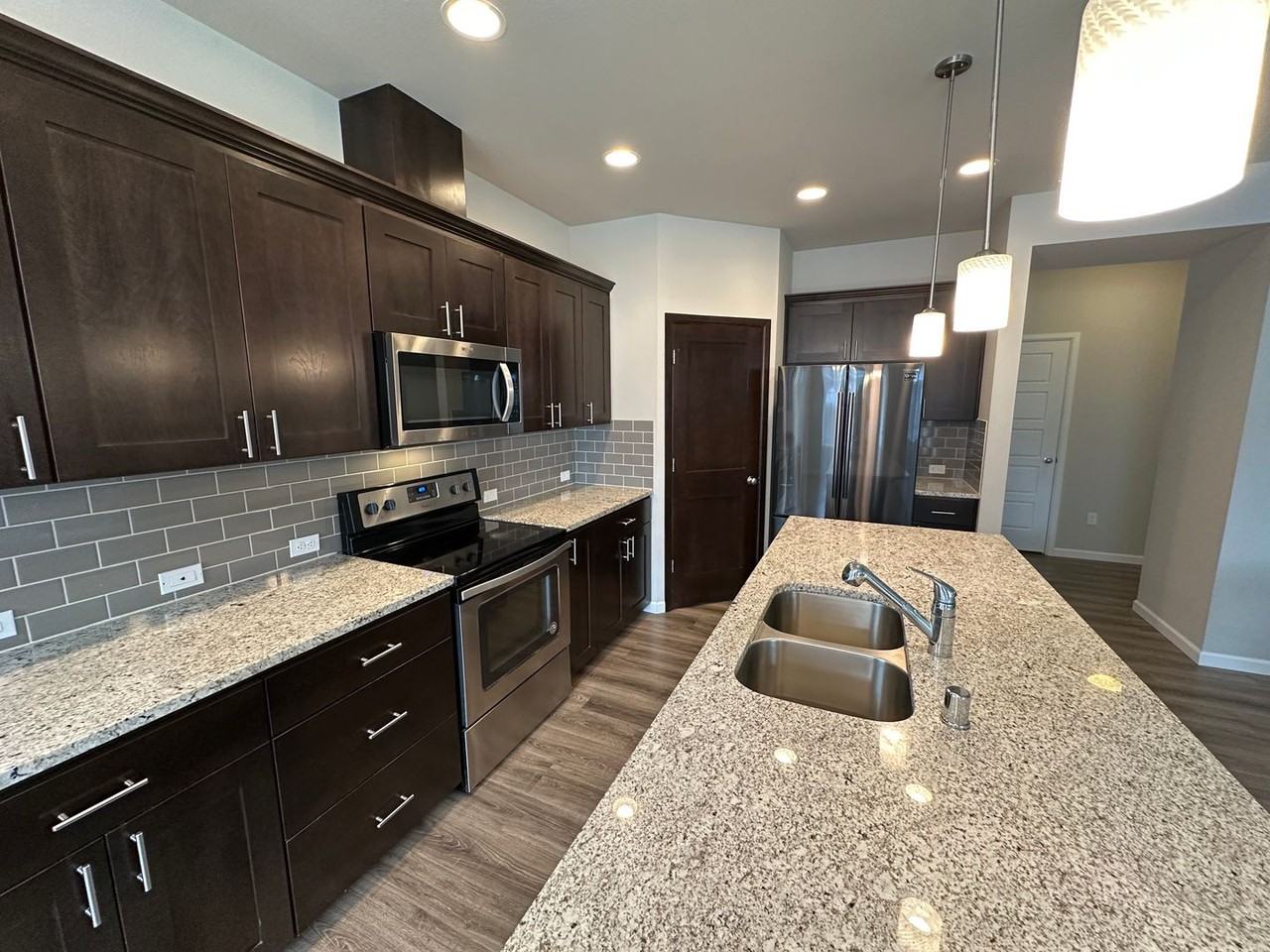 9978 Dain St Se - Photo 5 of 16