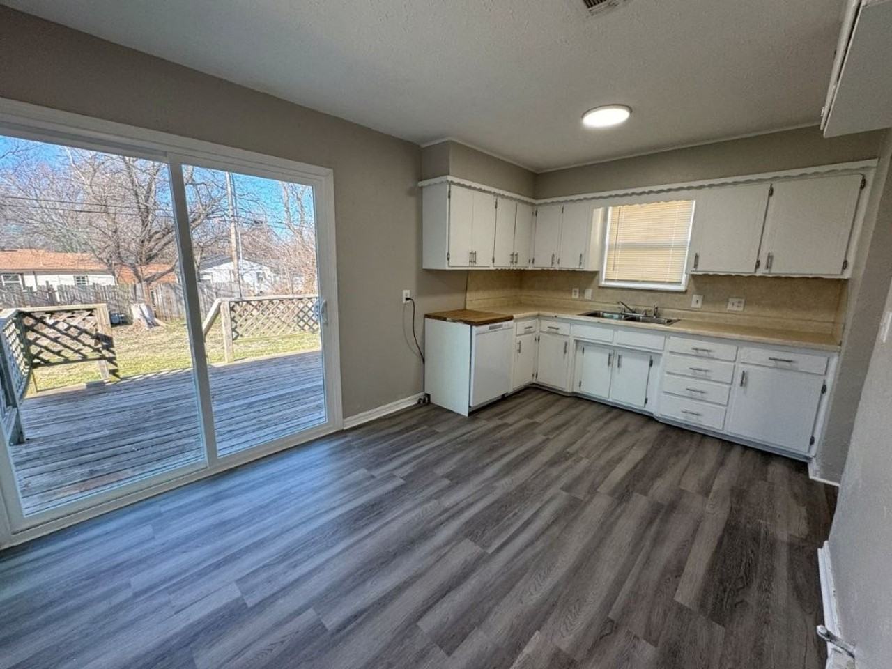 1933 Rulane Dr - Photo 3 of 18