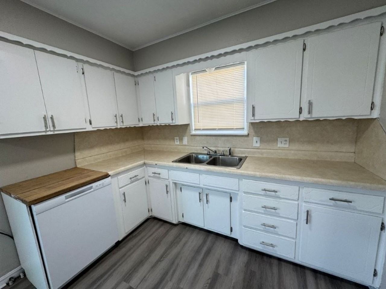 1933 Rulane Dr - Photo 4 of 18