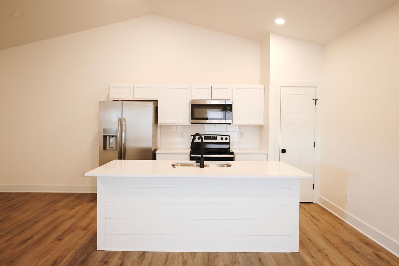 522 Briarbrook Ln - Photo 4 of 31