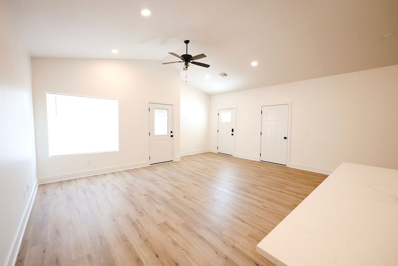 522 Briarbrook Ln - Photo 5 of 31