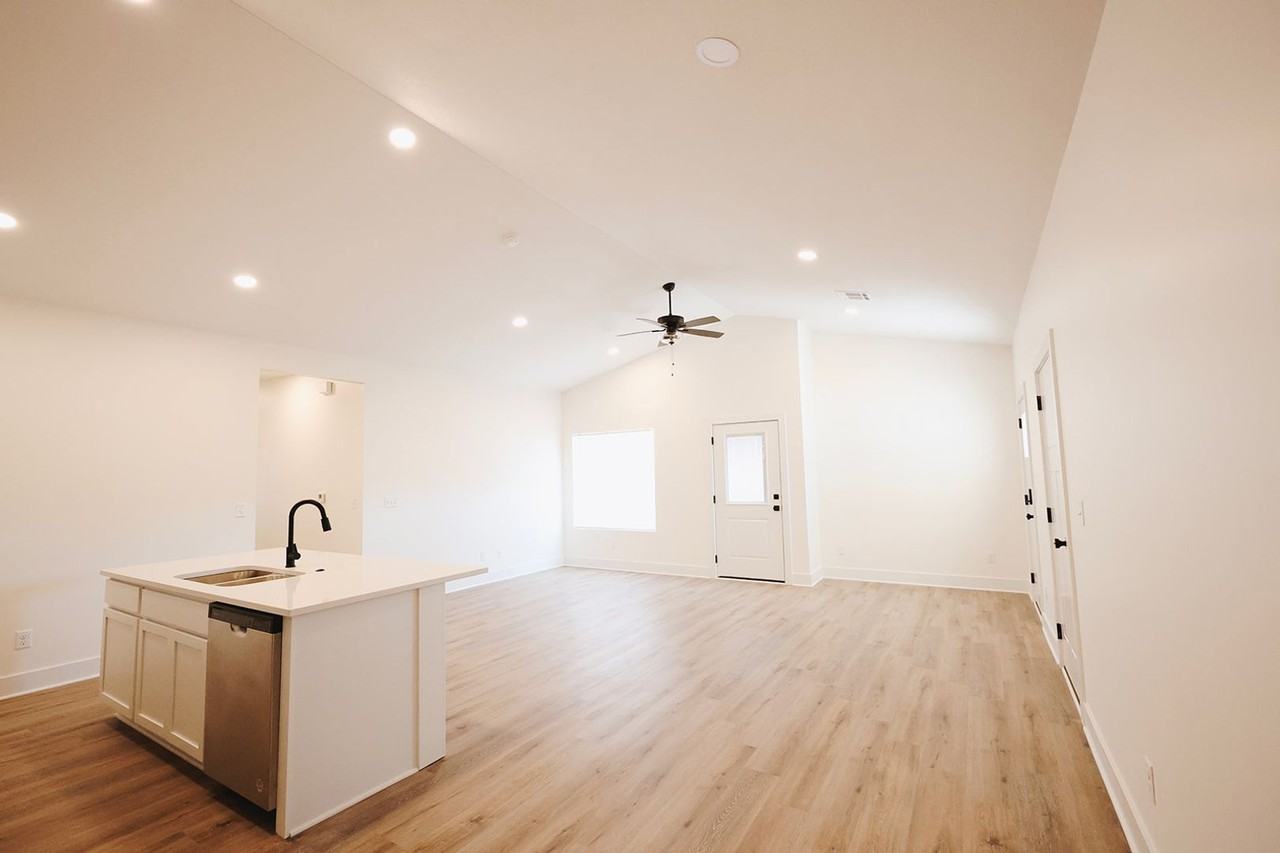 522 Briarbrook Ln - Photo 7 of 31
