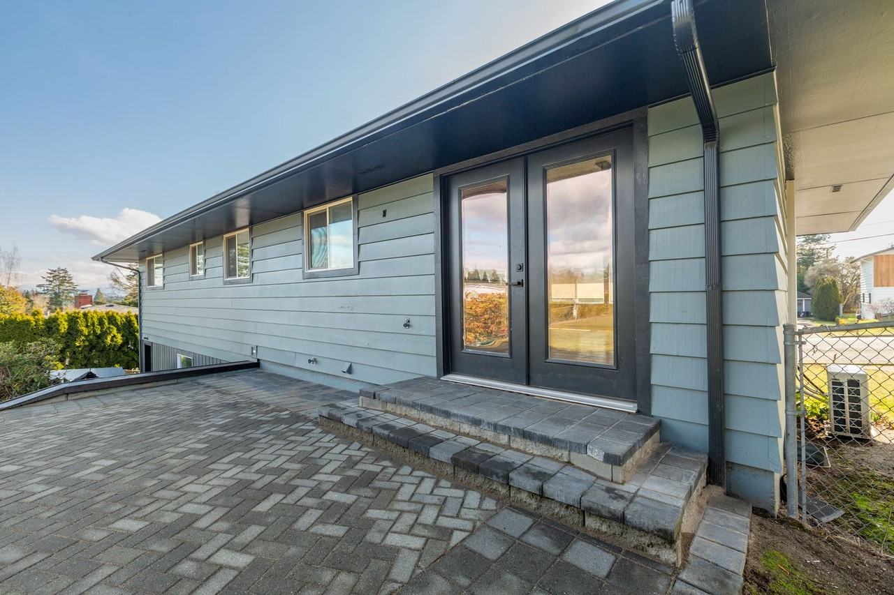 219 Nw 19th Ave - Photo 6 of 31