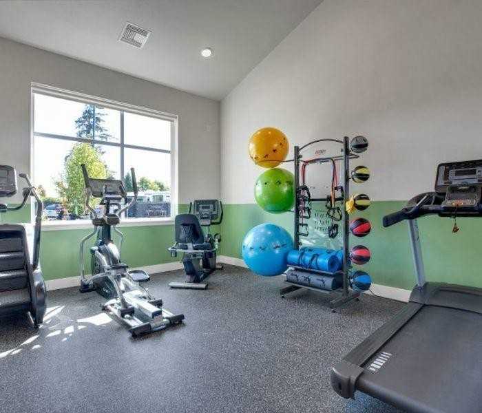 2385 Sprague Ln - Photo 3 of 25