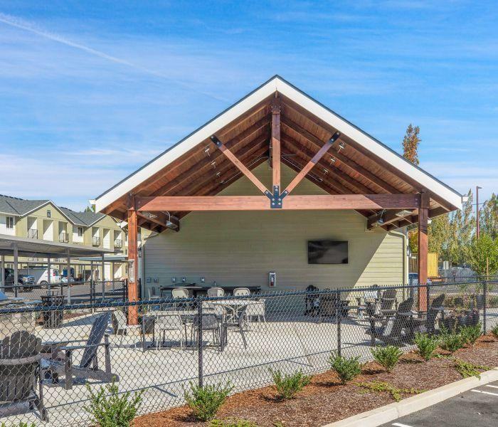 2385 Sprague Ln - Photo 5 of 25