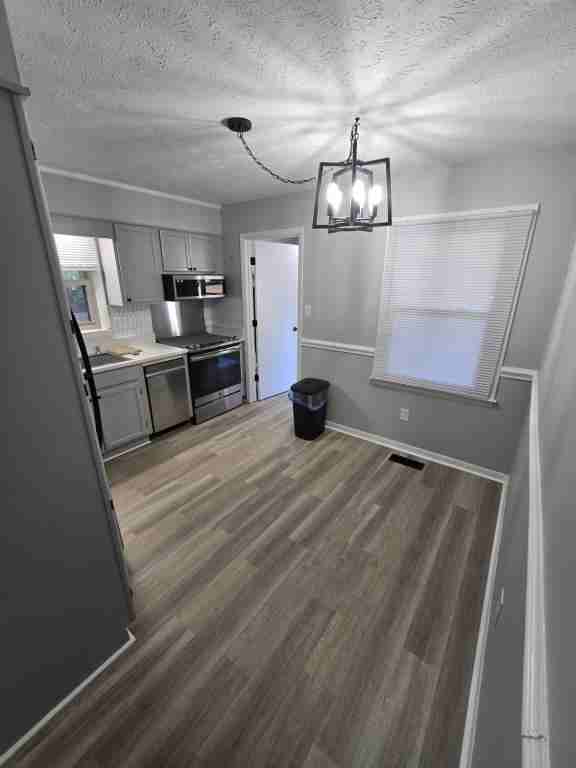 102 Dallas St - Photo 3 of 15
