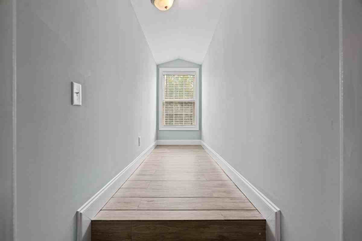 1184 1184 - Photo 5 of 21