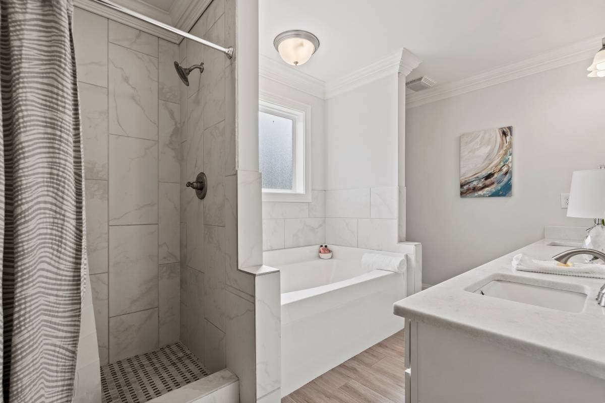 1184 1184 - Photo 3 of 21