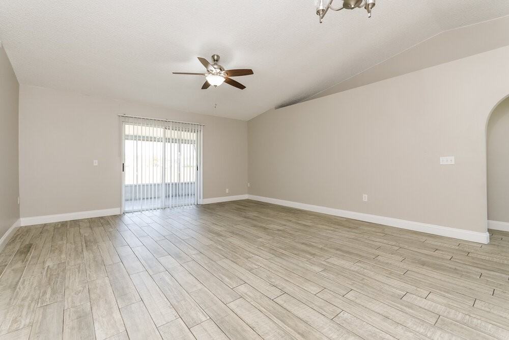 16213 Wilkinson Dr - Photo 4 of 16