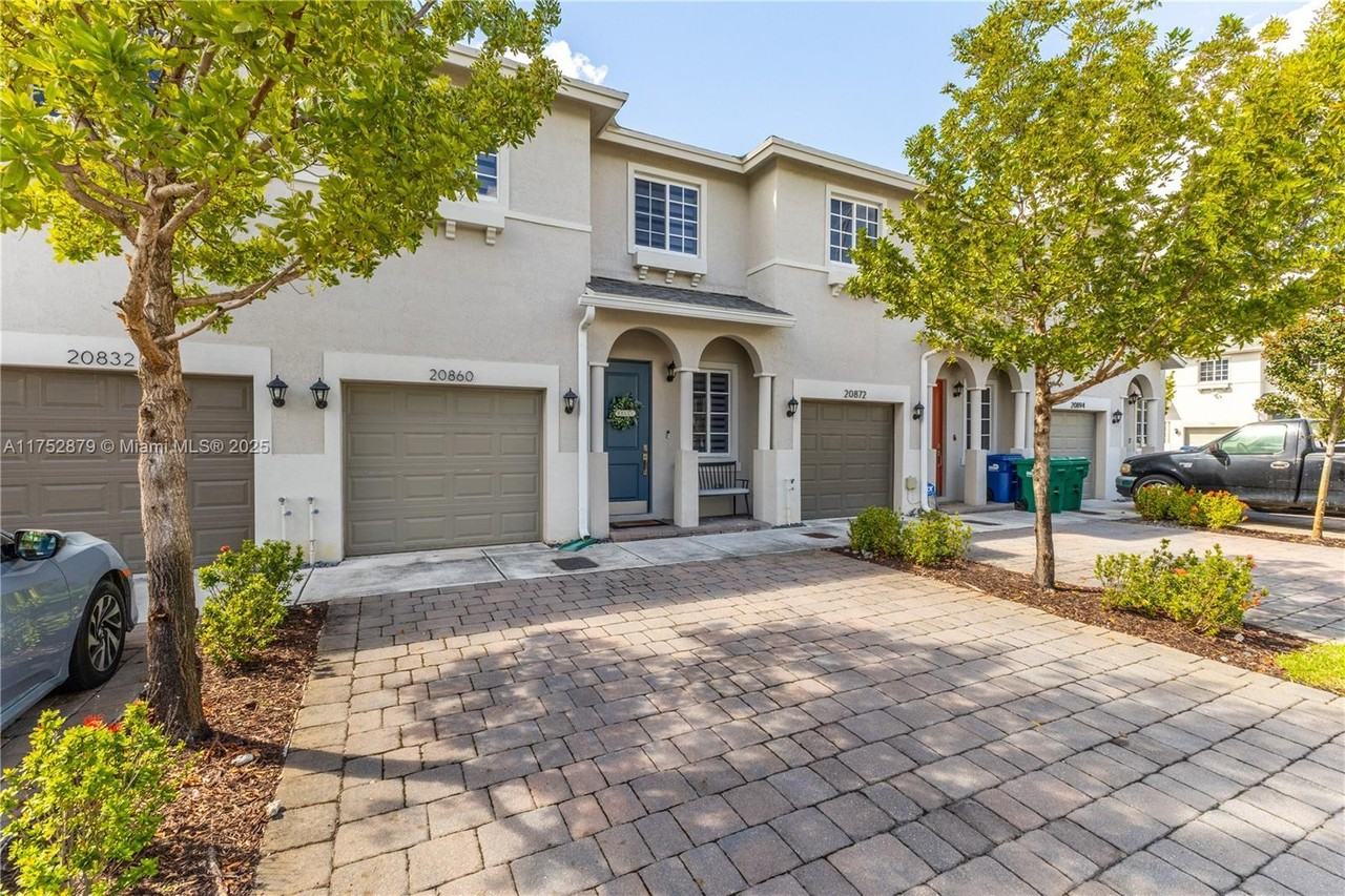 20860 Nw 13th Ct - Photo 2 of 50