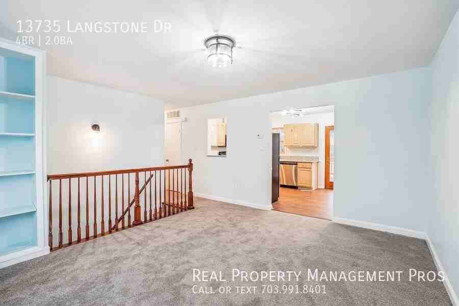 13735 Langstone Dr - Photo 3 of 22