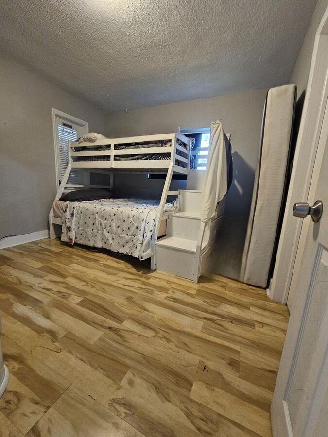 7103 Nw 82nd St - Photo 3 of 16