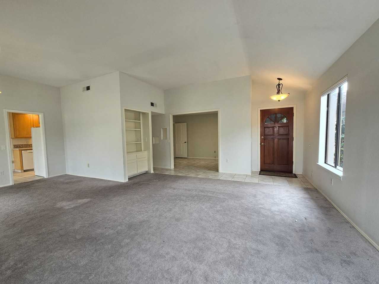 2960 Hyde Park Cir - Photo 3 of 23