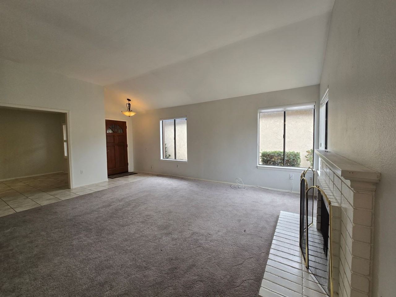 2960 Hyde Park Cir - Photo 4 of 23