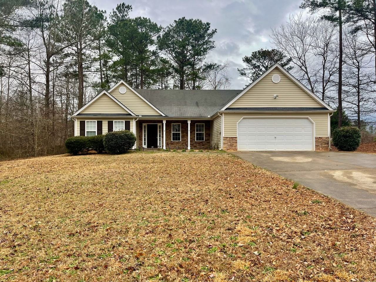 184 Hampton Oaks Cir - Photo 2 of 20