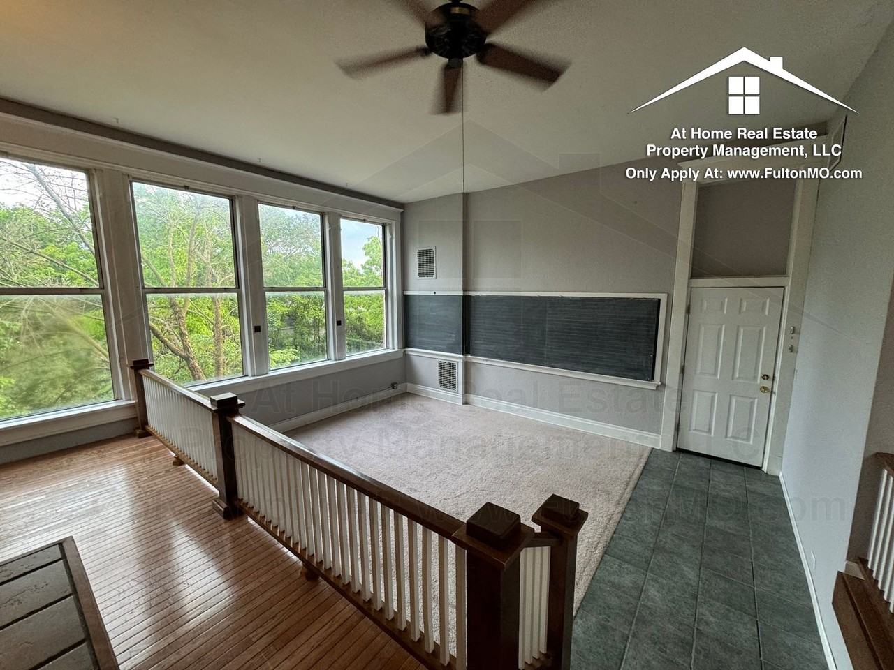 808 Center St - Photo 2 of 14