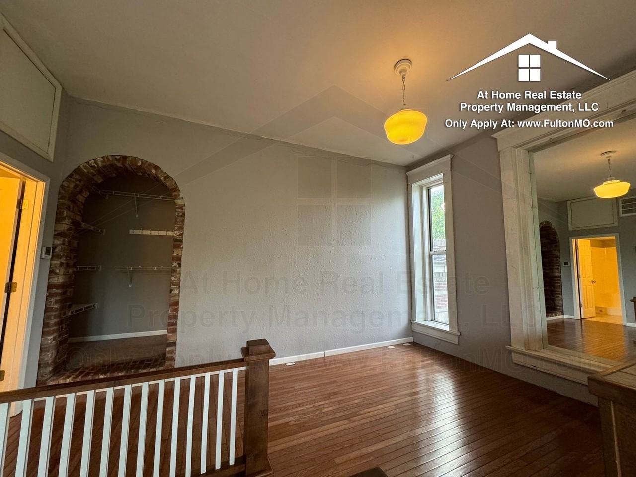 808 Center St - Photo 5 of 14