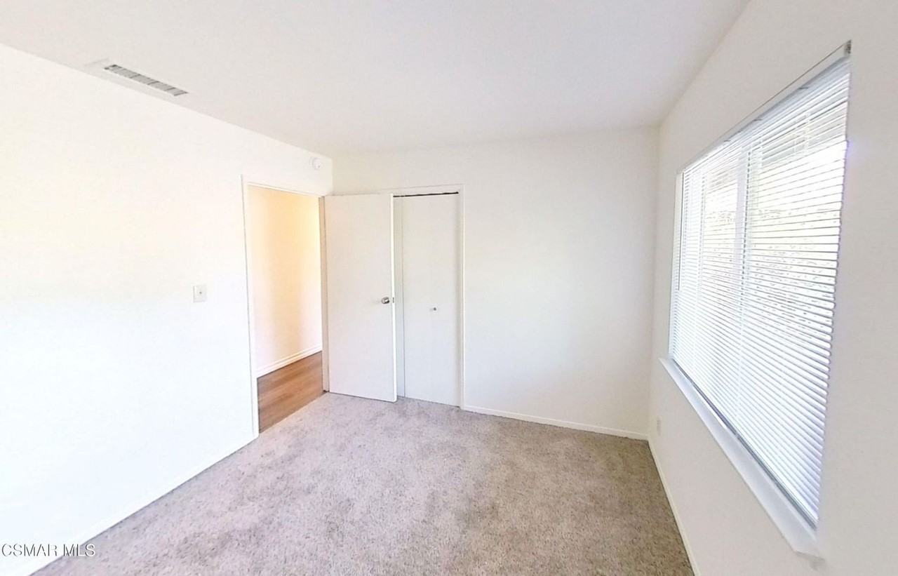 2542 Sirius St - Photo 4 of 37