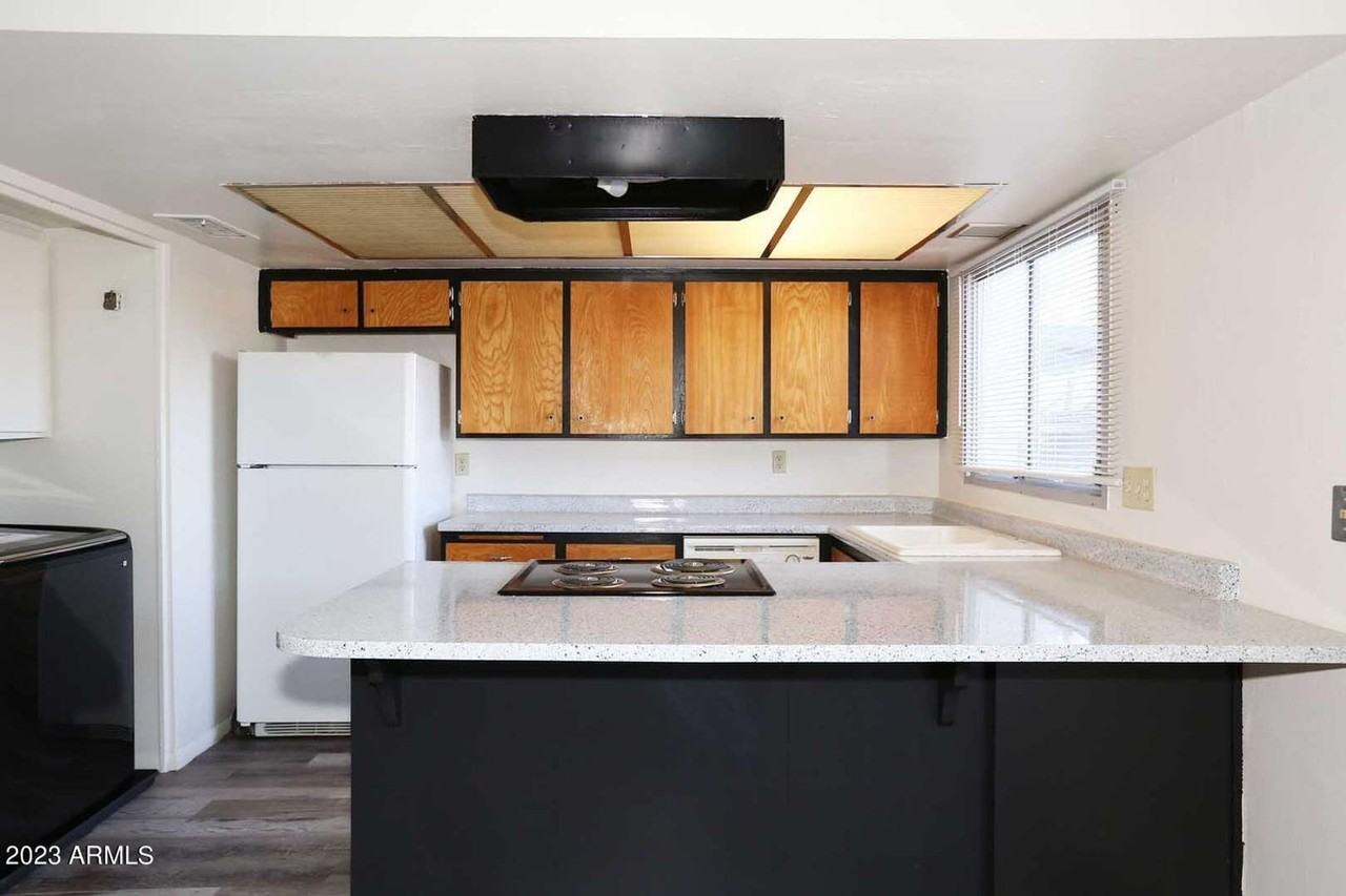 4505 S Mill Ave - Photo 3 of 20