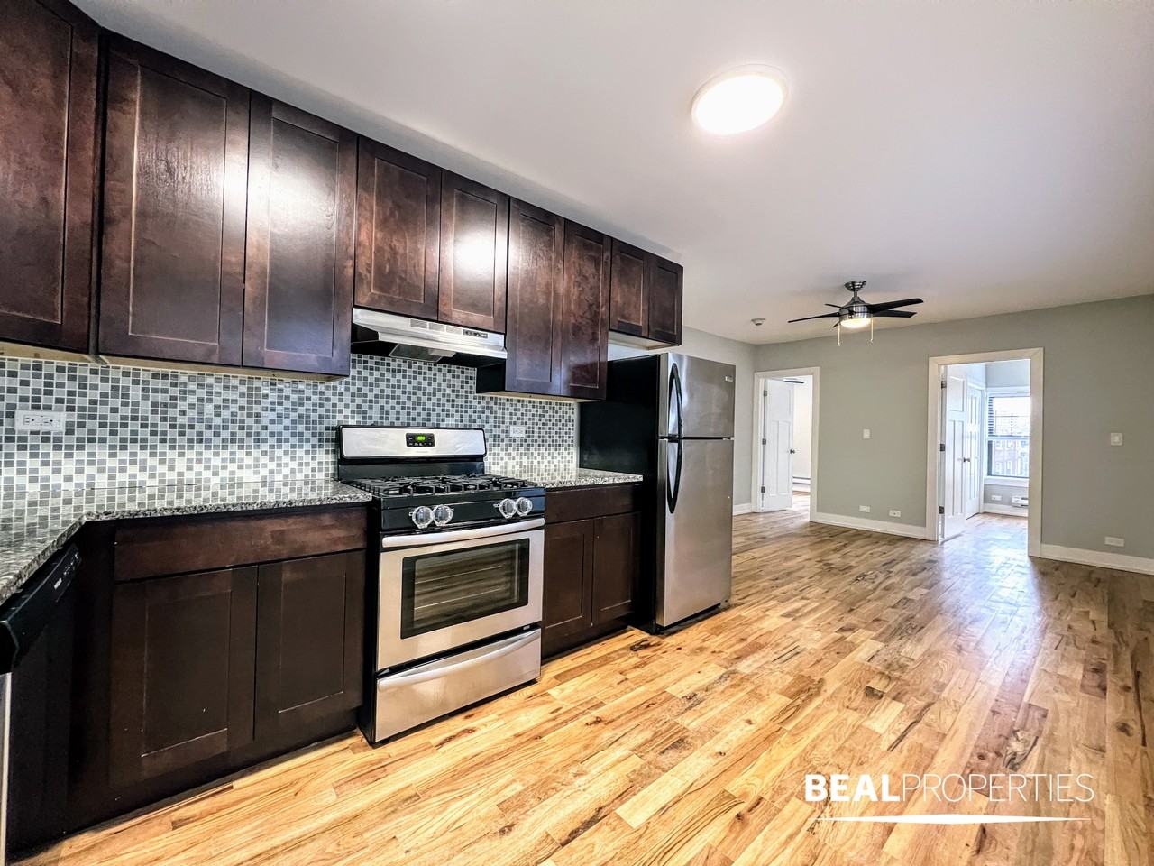 545 Chestnut St - Photo 4 of 14