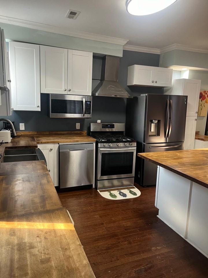 533 Leon St #1 - Photo 5 of 16