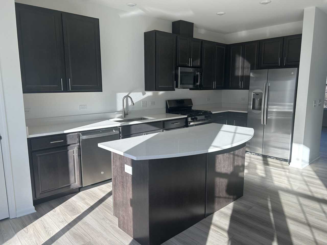 1408 Neubauer Cir #1905 - Photo 4 of 17