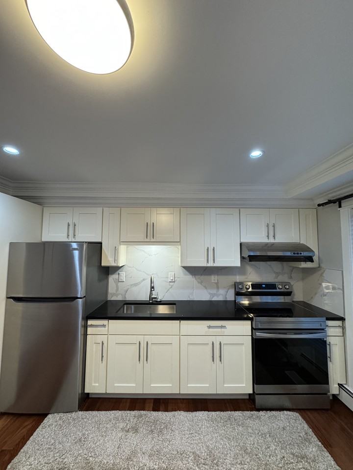 5420 Elwyn Drive - Photo 2 of 10