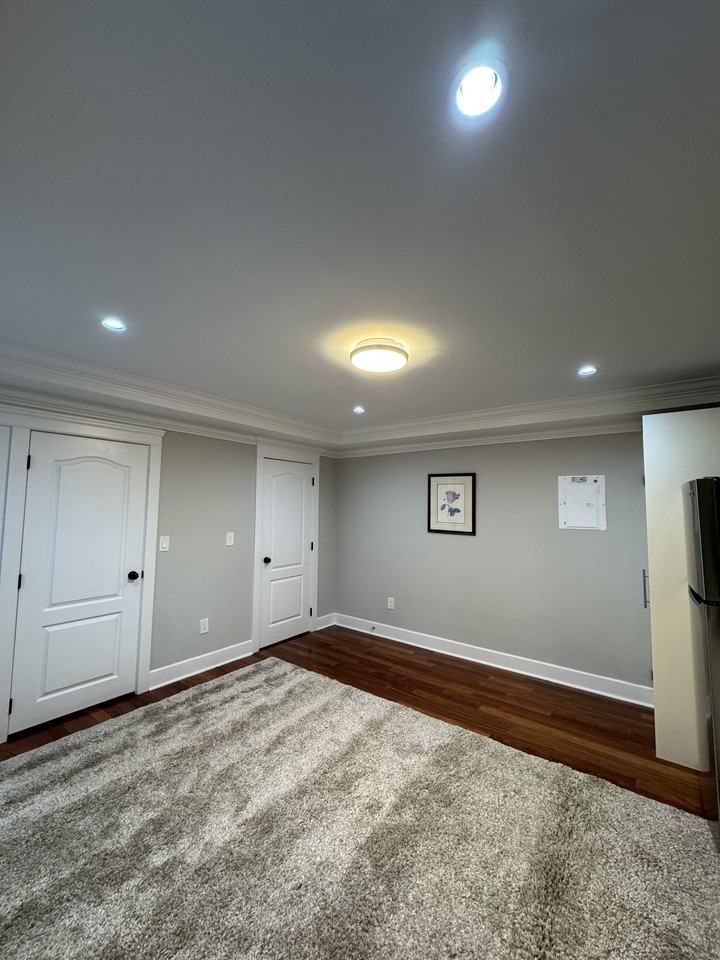 5420 Elwyn Drive - Photo 3 of 10