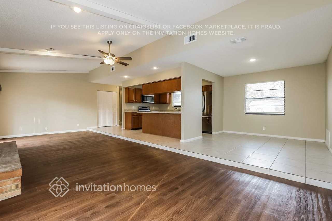 8502 Dee Cir - Photo 5 of 17