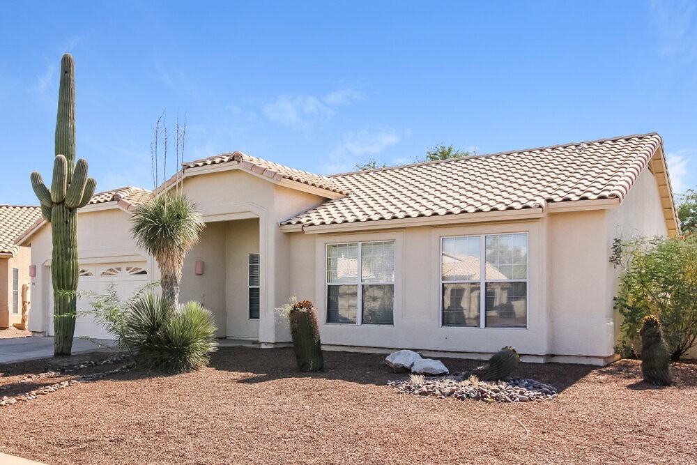 8942 N Willeta Dr - Photo 3 of 16