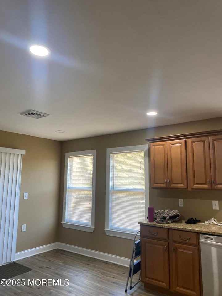 2285 Mount Hope Ln - Photo 4 of 10