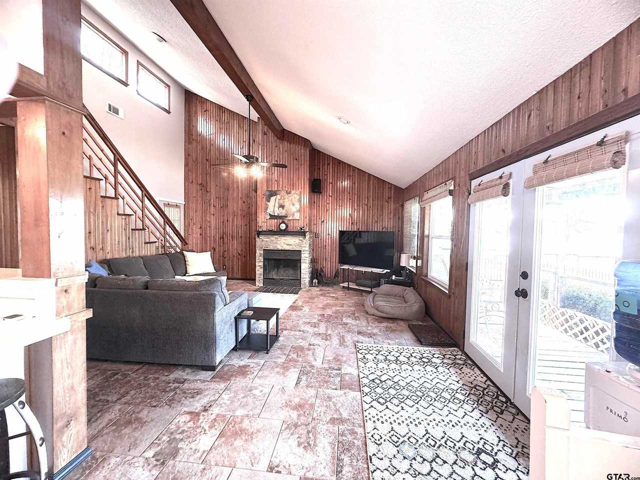 133 Lake Shore Dr - Photo 7 of 33