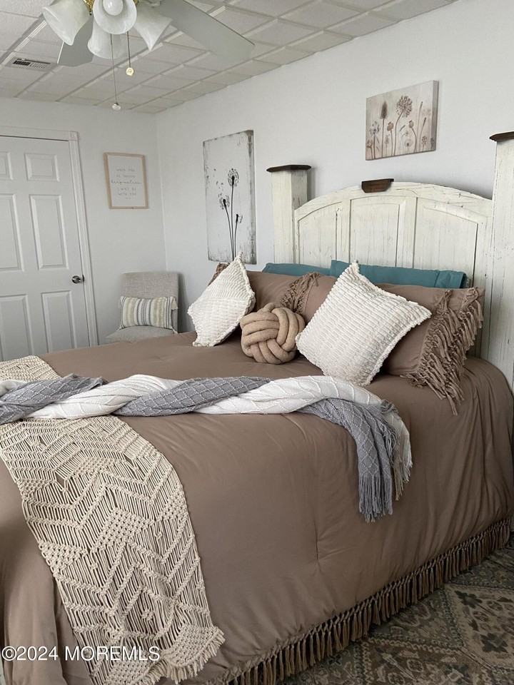 42 Lake Superior Dr - Photo 3 of 10