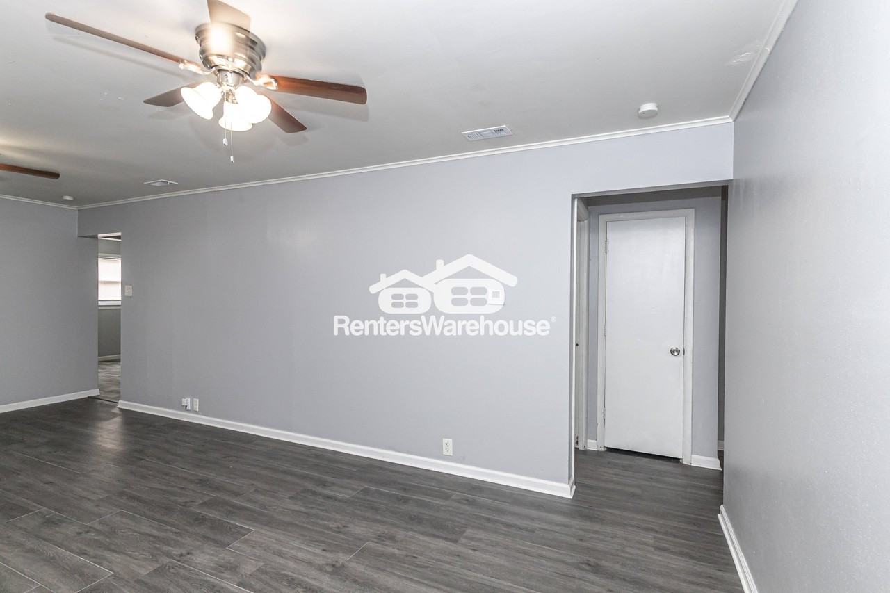 10741 Cambridge Ave - Photo 7 of 19