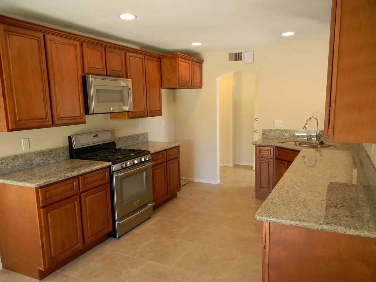 1404 E Sycamore Ave - Photo 3 of 11