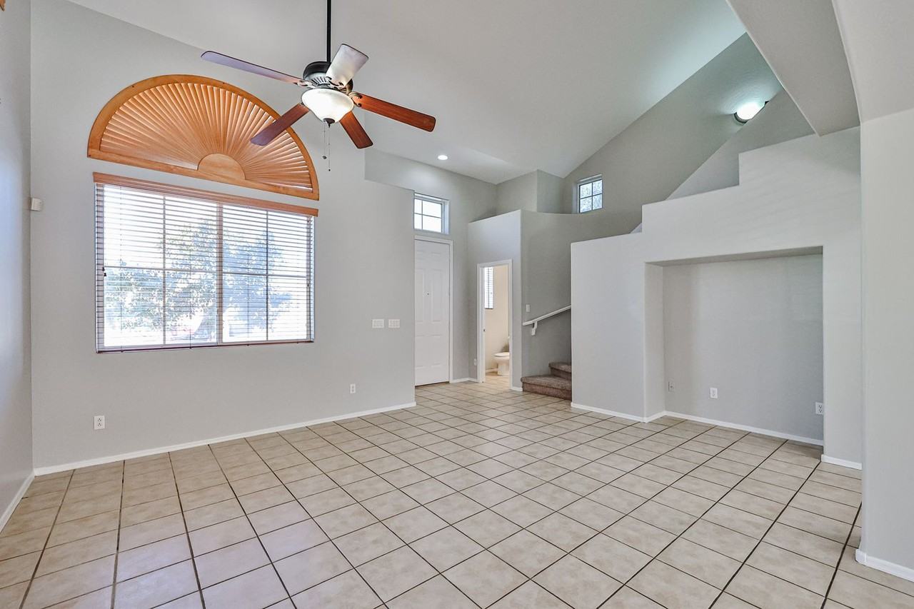 3901 E Minton St - Photo 7 of 34