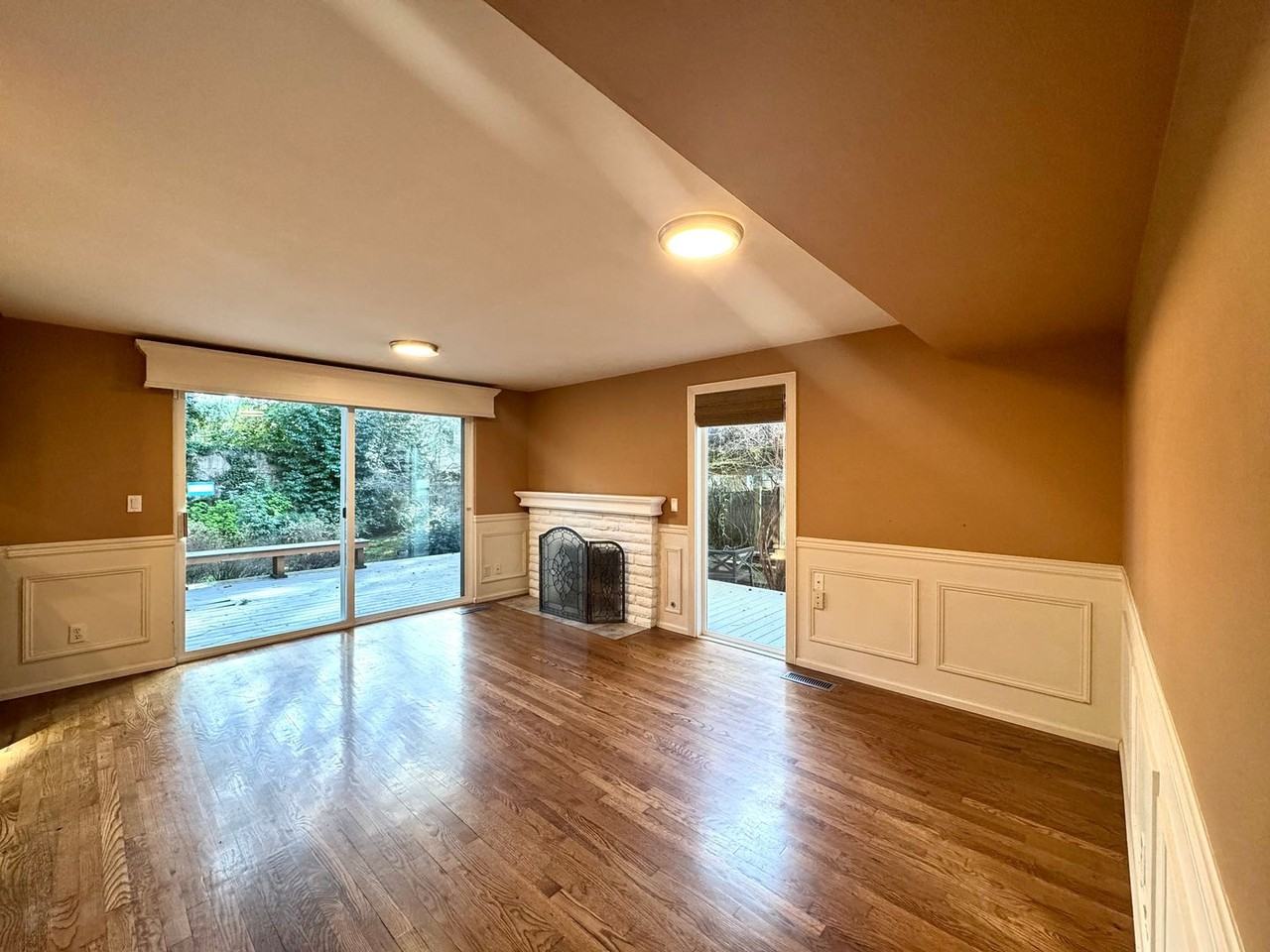 832 130th Ave Ne - Photo 5 of 24